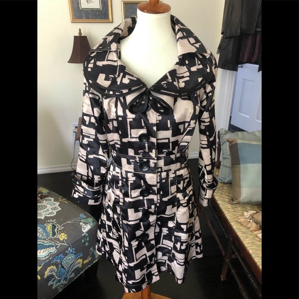 Nic and Mo  black and cream coat. Size L